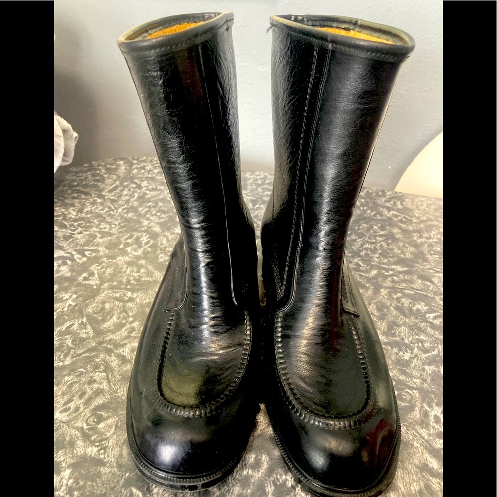 Women's vintage 70's rain boots